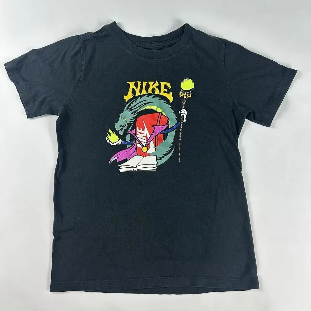Nike‎ Sportswear Graphic Tee Shirt Boys Size Medium Dragon Wizard